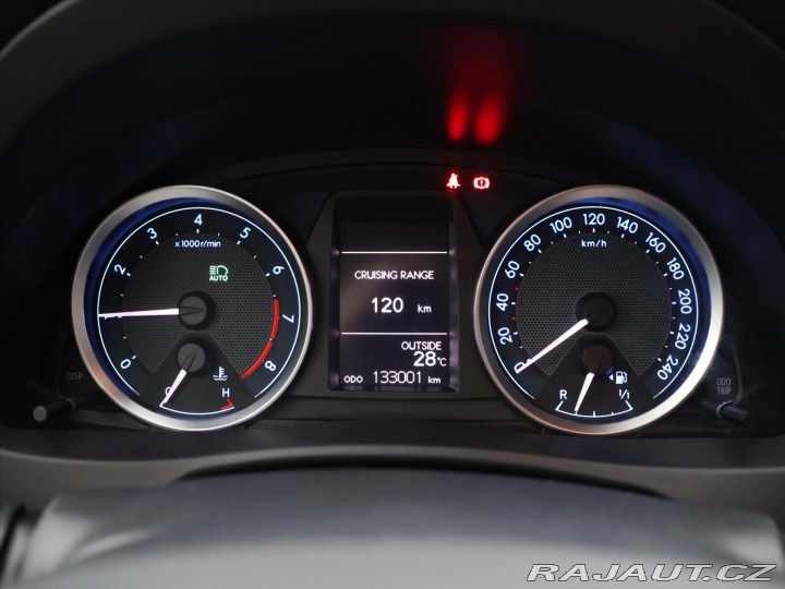 Toyota Auris 1,6 97kW CZ Style Valvema 2013