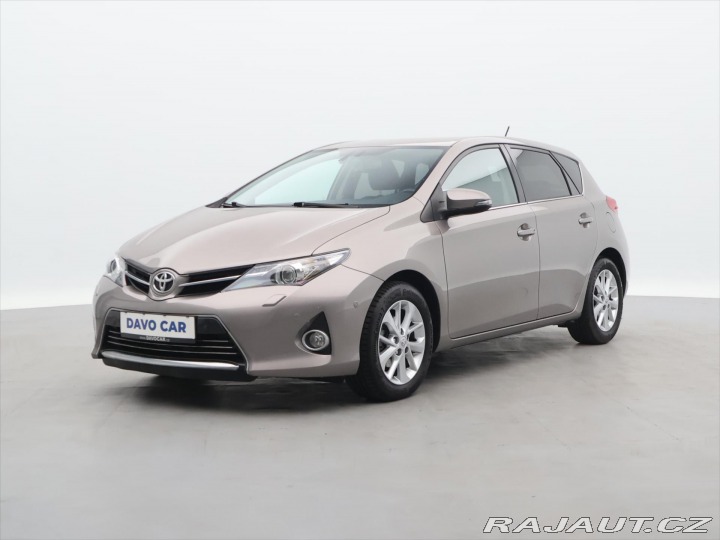 Toyota Auris 1,6 97kW CZ Style Valvema 2013