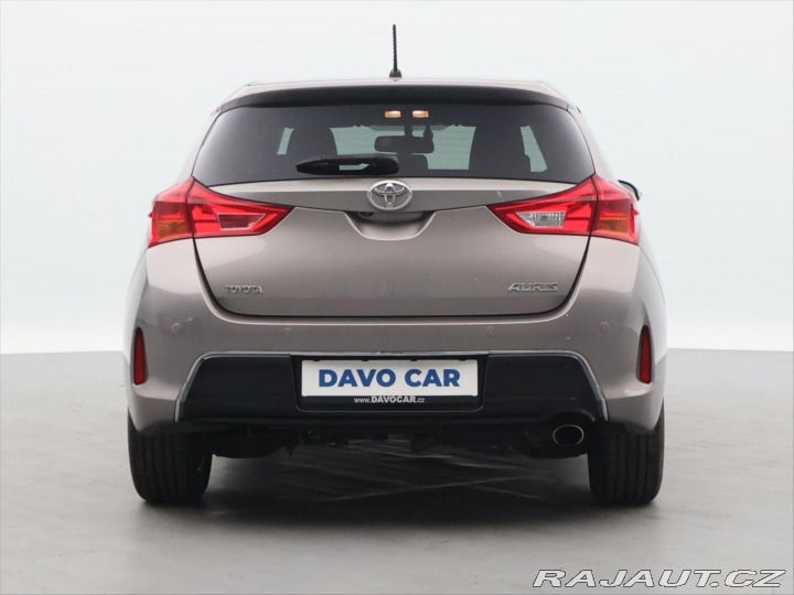 Toyota Auris 1,6 97kW CZ Style Valvema 2013