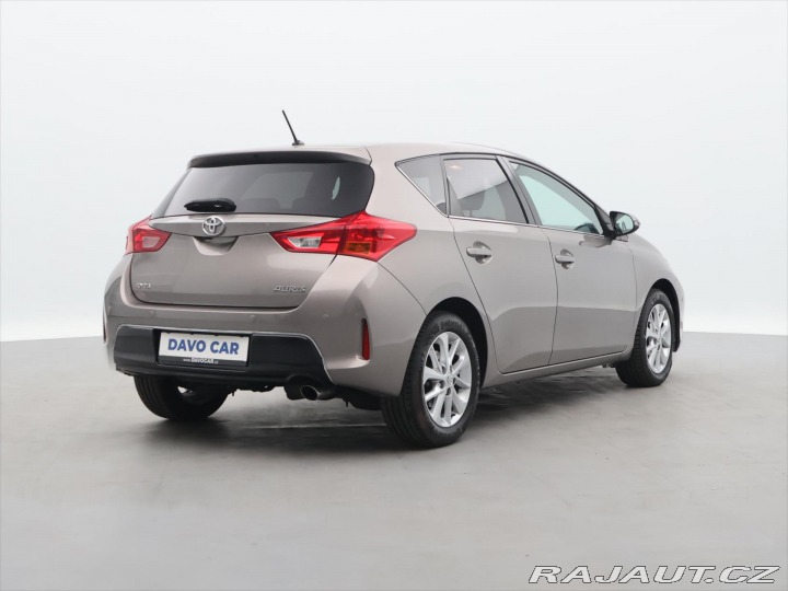 Toyota Auris 1,6 97kW CZ Style Valvema 2013