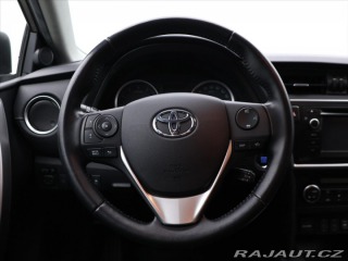 Toyota Auris 1,6 97kW CZ Style Valvema 2013