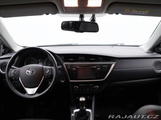 Toyota Auris 1,6 97kW CZ Style Valvema 2013