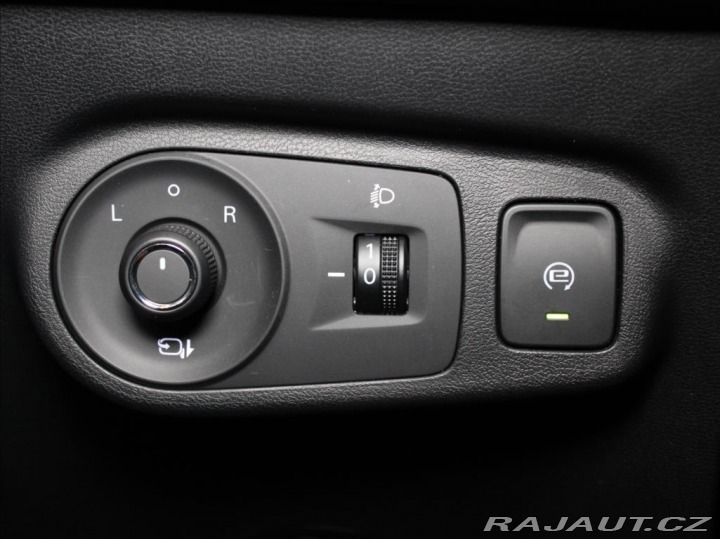 MG ZS 1,5 i 85kW Elegance 26tkm 2025