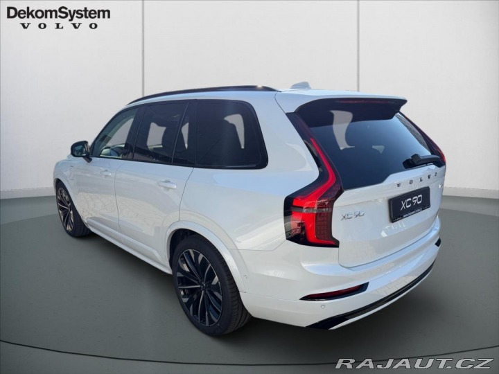 Volvo XC90 2,0 XC90T8 Ultra Dark   5 2026