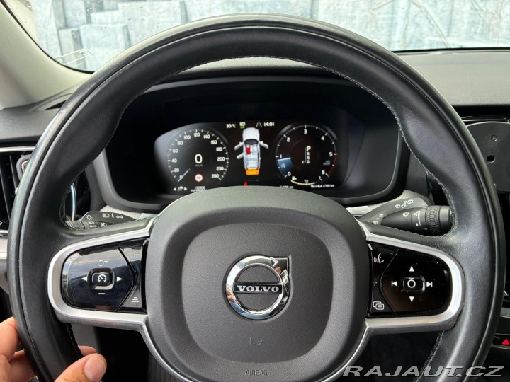 Volvo V60 2.0D,140KW,BLIS,ACC,MATRI 2020