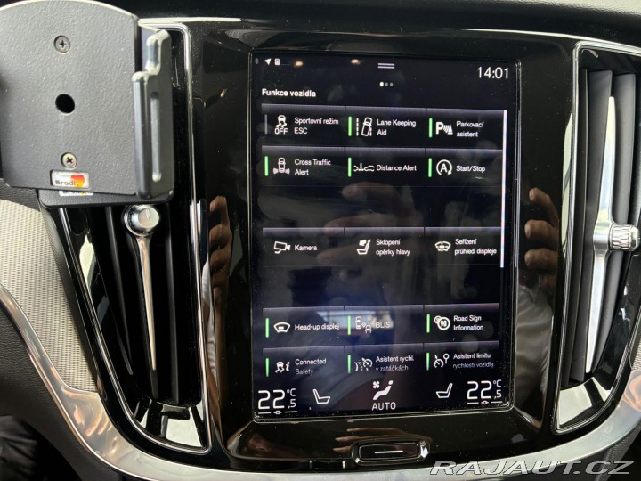 Volvo V60 2.0D,140KW,BLIS,ACC,MATRI 2020
