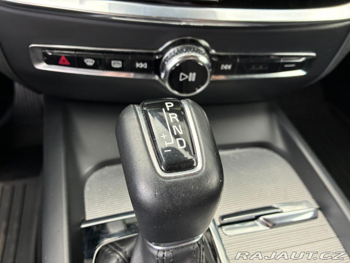 Volvo V60 2.0D,140KW,BLIS,ACC,MATRI 2020