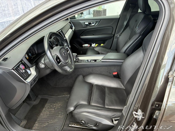 Volvo V60 2.0D,140KW,BLIS,ACC,MATRI 2020