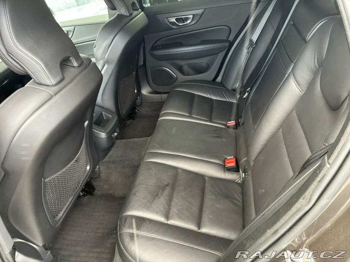 Volvo V60 2.0D,140KW,BLIS,ACC,MATRI 2020