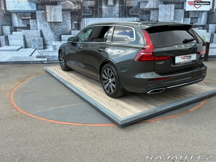 Volvo V60 2.0D,140KW,BLIS,ACC,MATRI 2020