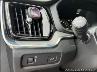 Volvo V60 2.0D,140KW,BLIS,ACC,MATRI 2020