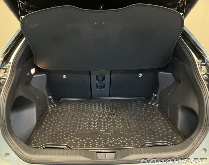 Toyota Yaris Cross 1,5 Hybrid AT AWD Premier 2025