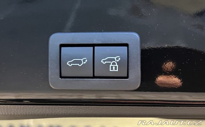 Toyota Yaris Cross 1,5 Hybrid AT AWD Premier 2025