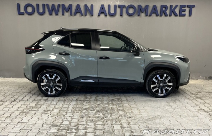 Toyota Yaris Cross 1,5 Hybrid AT AWD Premier 2025