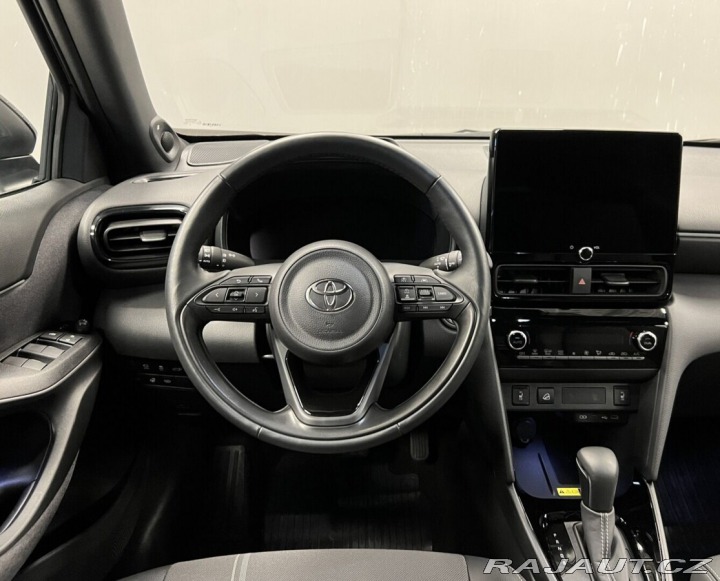 Toyota Yaris Cross 1,5 Hybrid AT AWD Premier 2025