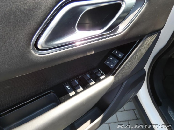 Land Rover Range Rover Velar 3,0 D300 Dynam HSE,1maj,Č 2024