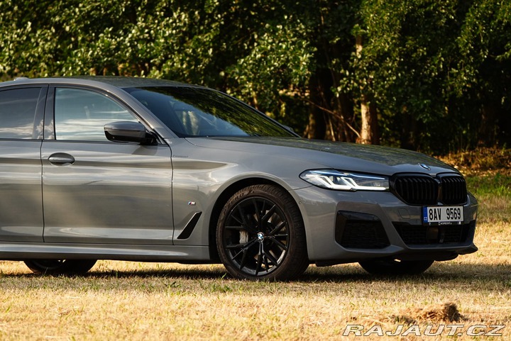 BMW 5 540xD M-Sport|2x sada kol 2021