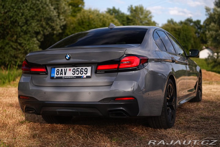 BMW 5 540xD M-Sport|2x sada kol 2021