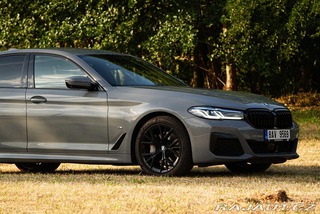 BMW 5 540xD M-Sport|2x sada kol 2021