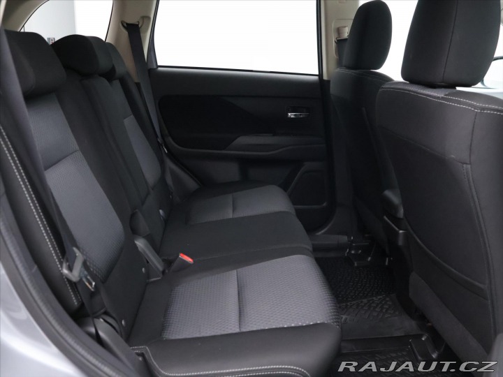 Mitsubishi Outlander 2,0 MIVEC 110kW Intense 4 2018