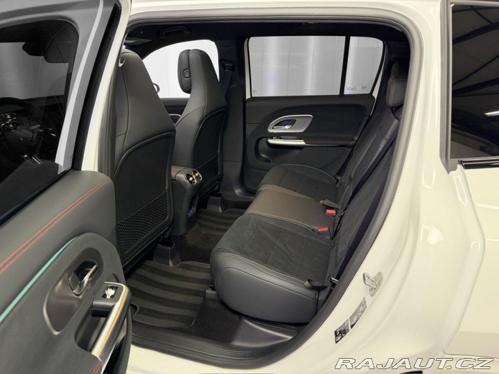 Mercedes-Benz GLB 8G-eDCT 4MATIC AMG, PANOR 2026