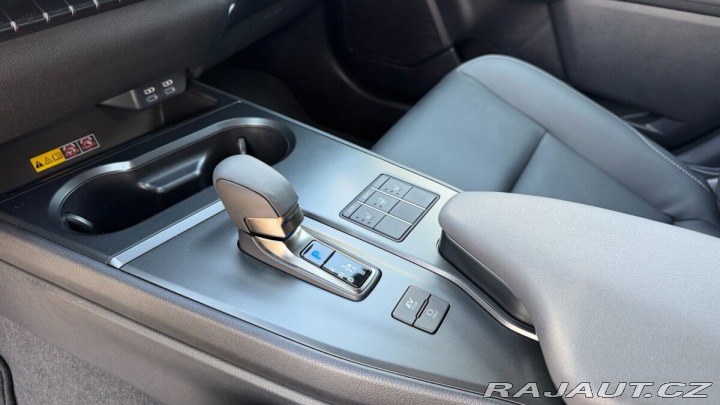 Lexus Ostatní modely UX 300h 300H 2,0 HEV F SPORT DESI 2025