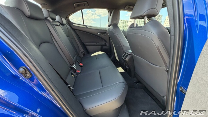 Lexus Ostatní modely UX 300h 300H 2,0 HEV F SPORT DESI 2025