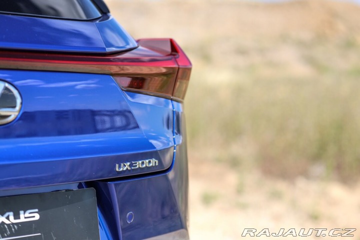 Lexus Ostatní modely UX 300h 300H 2,0 HEV F SPORT DESI 2025