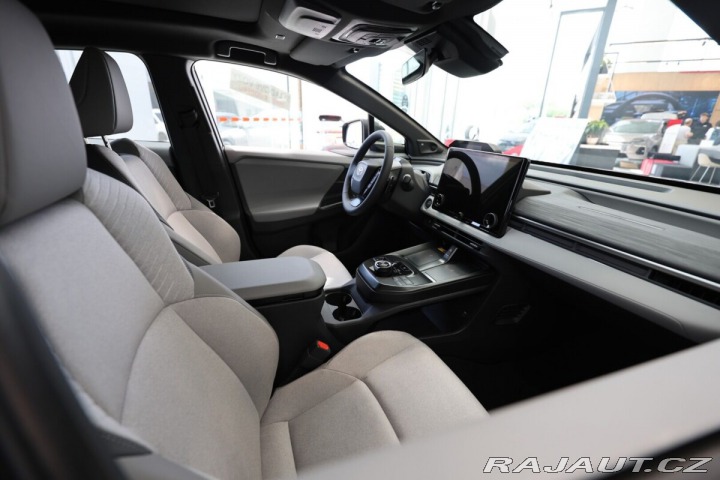 Toyota C-HR EXECUTIVE VIP světlý inte 1800