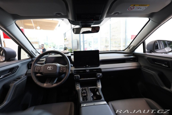 Toyota RAV4 EXECUTIVE AWD SKLAD 1800