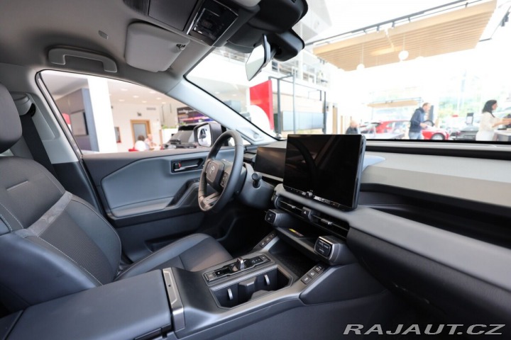 Toyota RAV4 EXECUTIVE AWD SKLAD 1800