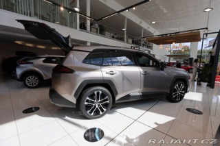 Toyota RAV4 EXECUTIVE AWD SKLAD 1800