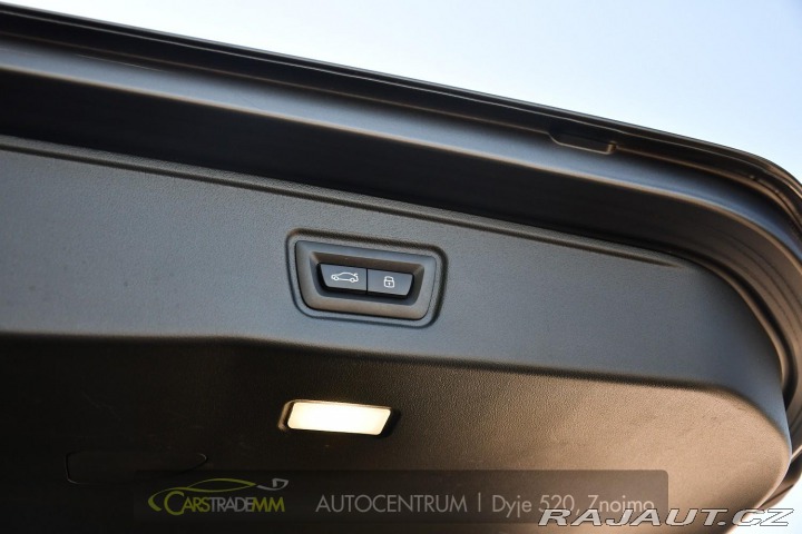 BMW 5 520d xDrive MSPORT 3LZÁRU 2025