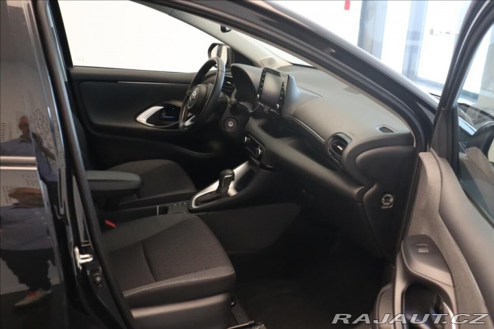 Toyota Yaris 1,5 HYBRID 2022