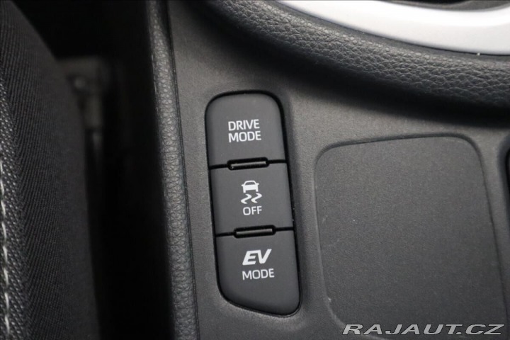 Toyota Yaris 1,5 HYBRID 2022