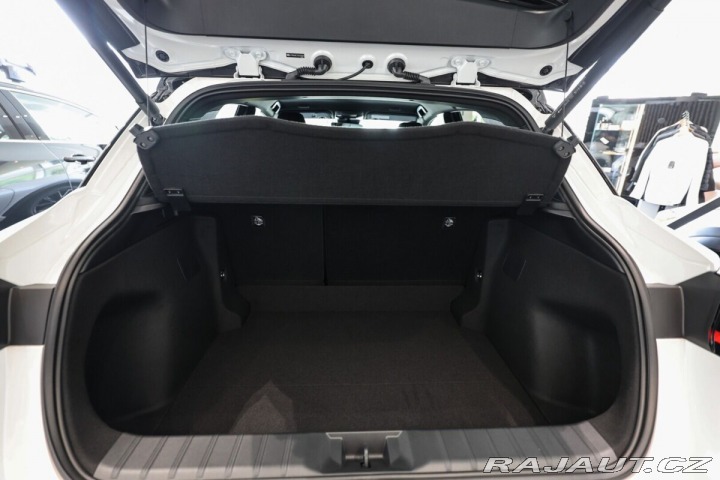 Lexus Ostatní modely LBX 1.5L HEV EMOTION TECH 1800
