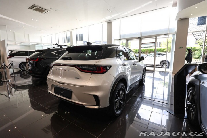 Lexus Ostatní modely LBX 1.5L HEV EMOTION TECH 1800