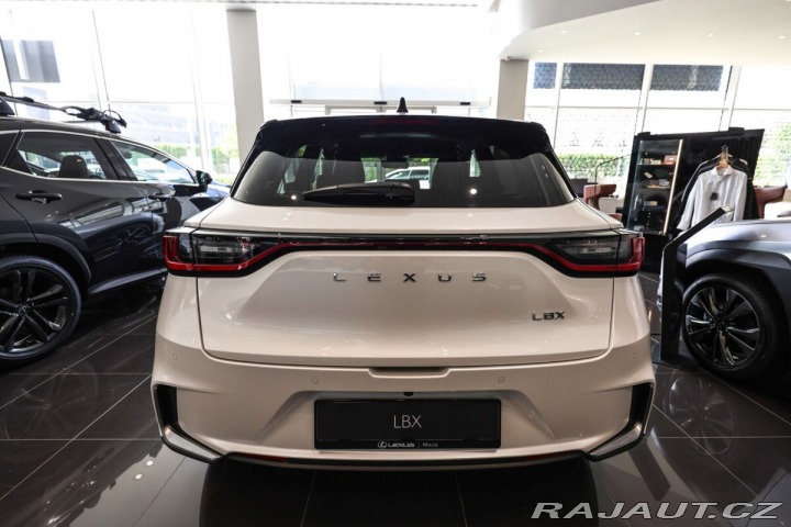 Lexus Ostatní modely LBX 1.5L HEV EMOTION TECH 1800