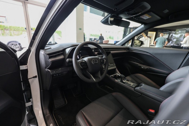 Lexus Ostatní modely LBX 1.5L HEV EMOTION TECH 1800