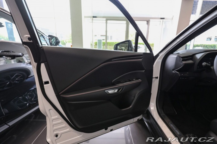 Lexus Ostatní modely LBX 1.5L HEV EMOTION TECH 1800