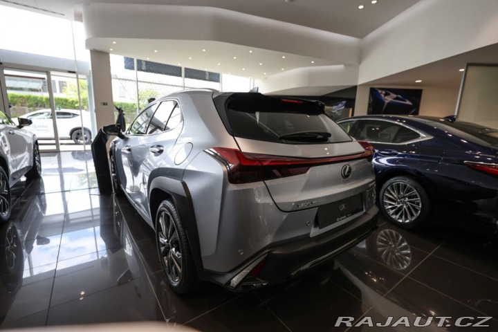 Lexus Ostatní modely UX 300h 300h 2.0L HEV F SPORT DES 1800