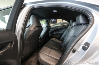 Lexus Ostatní modely UX 300h 300h 2.0L HEV F SPORT DES 1800