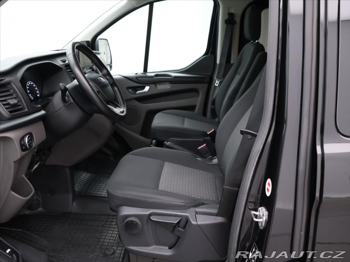 Ford Transit Custom 2.0 EB 95kW Aut. 8-Míst C 2022