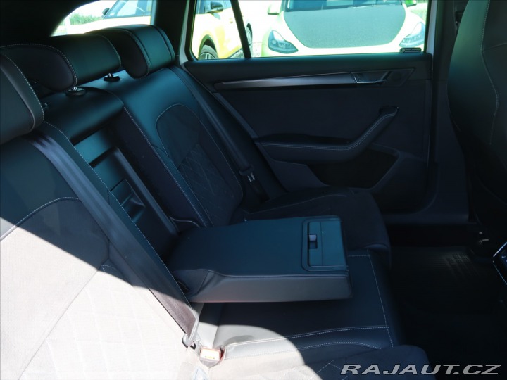 Škoda Superb 2,0 TDI DSG Sportline 4x4 2023