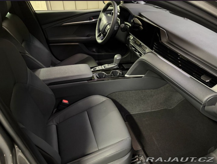 Toyota Camry 2.5,HEV, Executive 2026