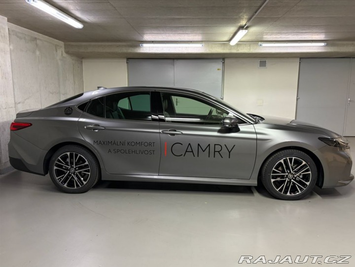 Toyota Camry 2.5,HEV, Executive 2026