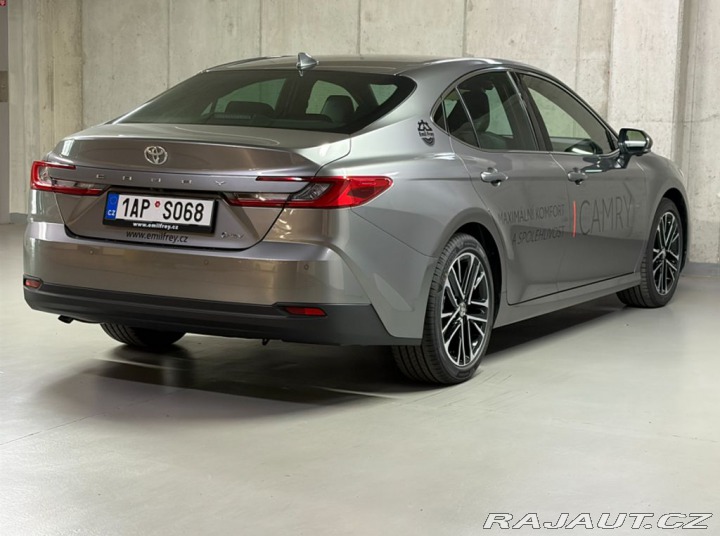 Toyota Camry 2.5,HEV, Executive 2026