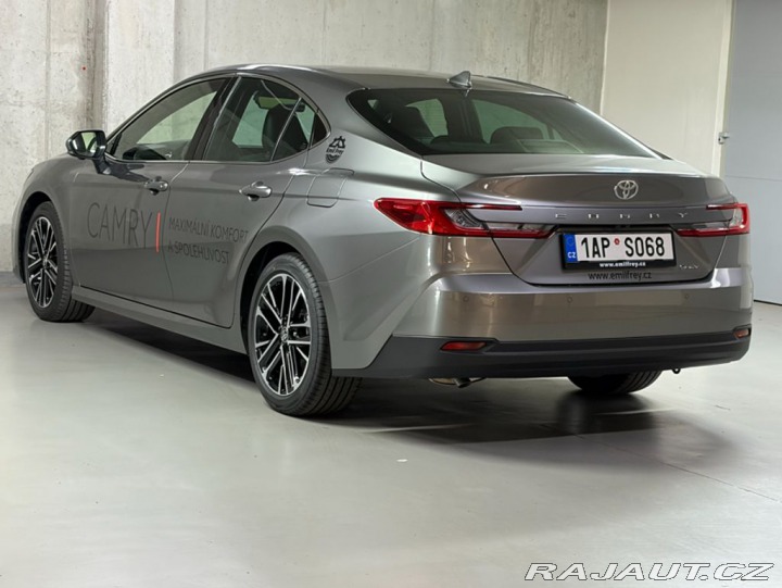 Toyota Camry 2.5,HEV, Executive 2026