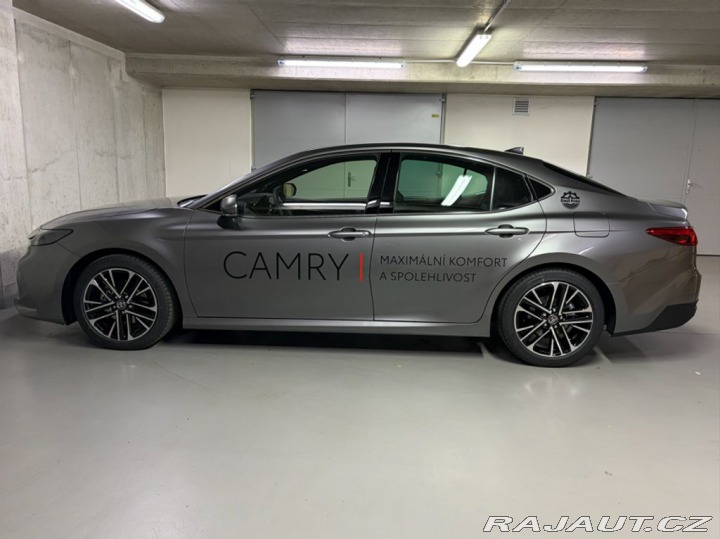 Toyota Camry 2.5,HEV, Executive 2026