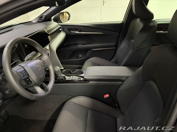 Toyota Camry 2.5,HEV, Executive 2026